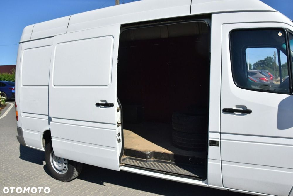 Mercedes-Benz Sprinter - 30