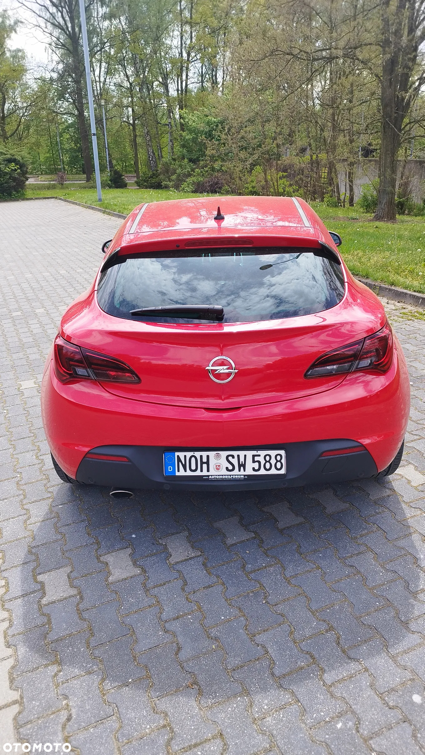 Opel Astra IV GTC 1.6 T Sport - 9