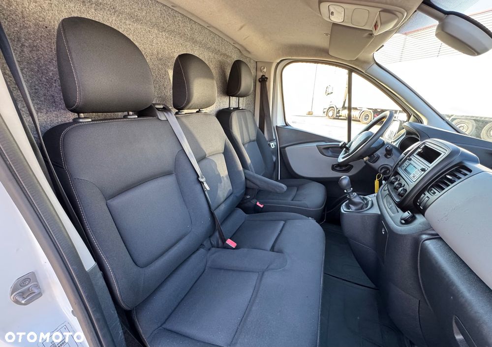 Renault TRAFIC III - 6