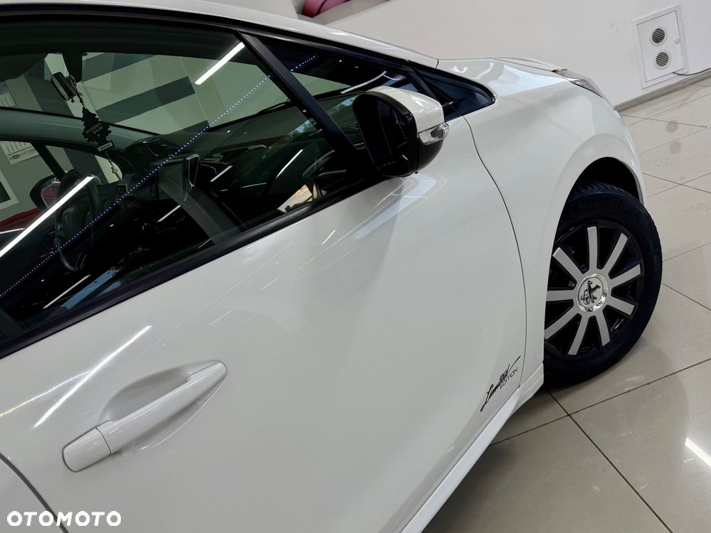 Peugeot 208 - 24
