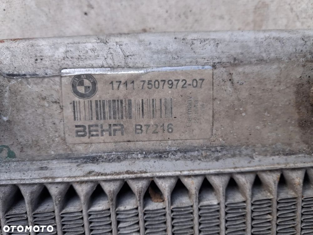 BMW 5 E60 E61 E63 E64-- 4,4 V8 Pas przedni wzmocnienie czołowe zderzaka 51647033741  11267310  Wentylator silnika chłodnicy moduł sterownik TEMIC 6732690186102  75789022 Chłodnica wody BEHR 1711750797207 Chłodnica klimatyzacji kierownica powietrza - 5