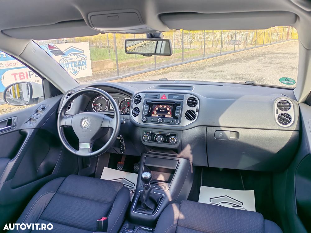 Volkswagen Tiguan 2.0 TDI DPF BlueMotion Technology Sport & Style - 6