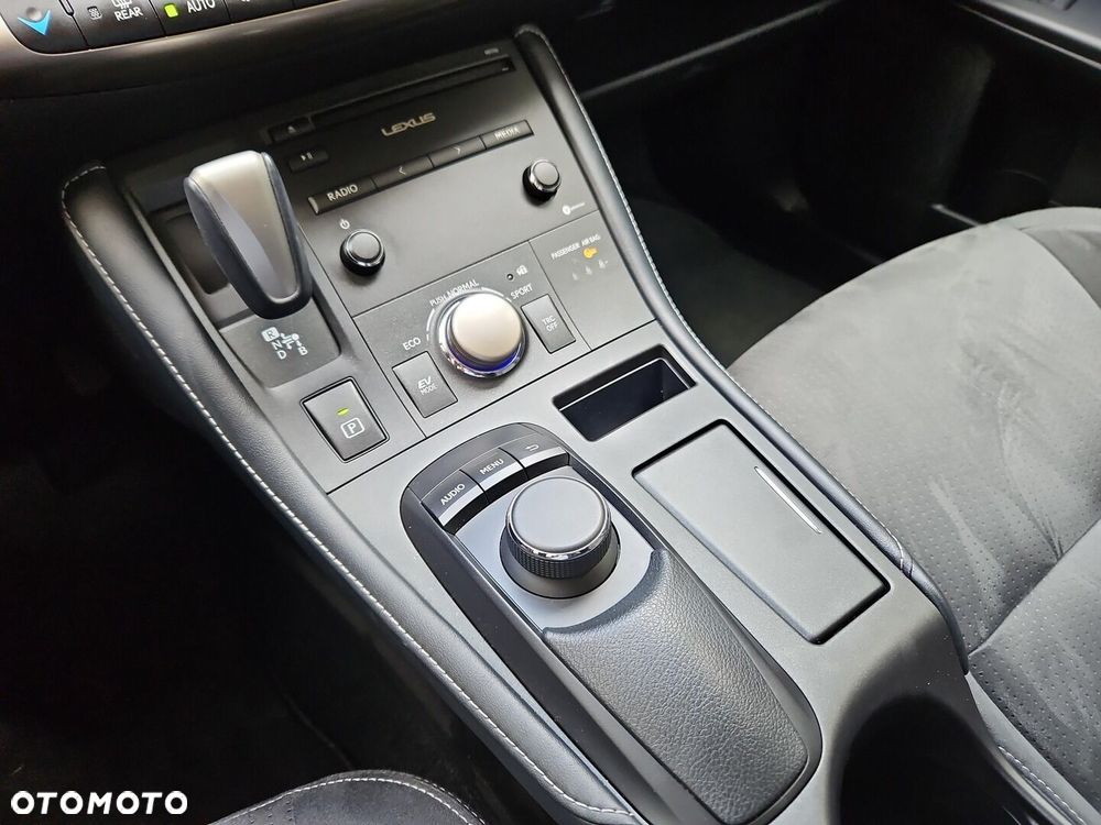 Lexus CT - 14