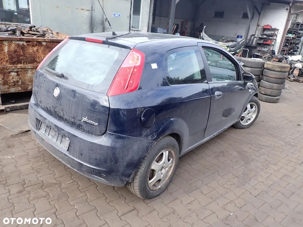 CZĘSCI - Fiat Grande Punto 1,3JTD 75KM 199A2000 HB 3D 5B LAKIER 475/A 2006r. INDEX - 9423 - 3