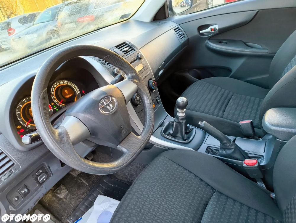 Toyota Corolla 1.6 Active - 8