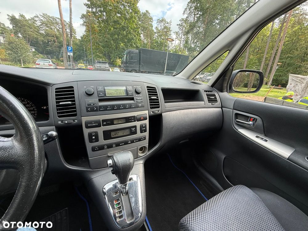 Toyota Corolla Verso - 24