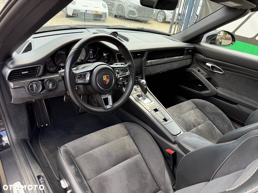 Porsche 911 Targa 4 GTS PDK - 20