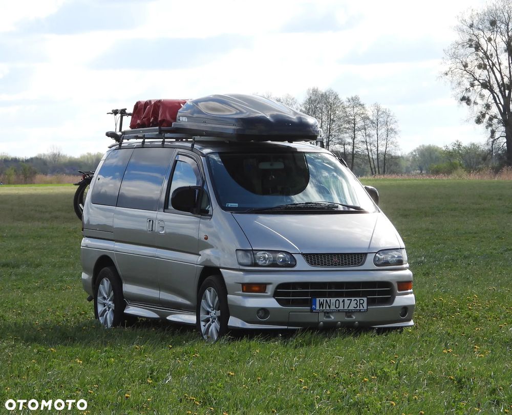 Mitsubishi Space Gear - 2
