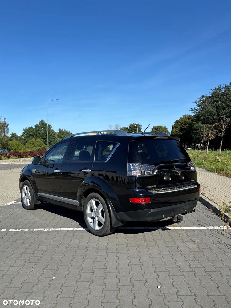 Mitsubishi Outlander 2.0 DID Intense + - 3