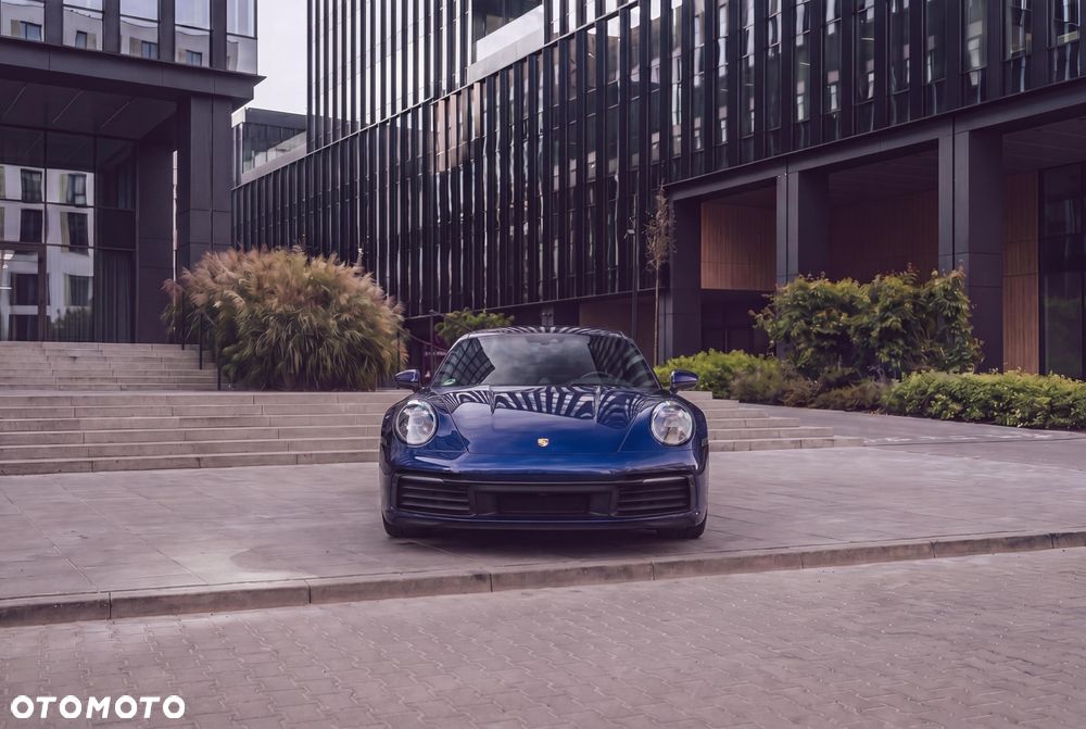 Porsche 911 Carrera - 4