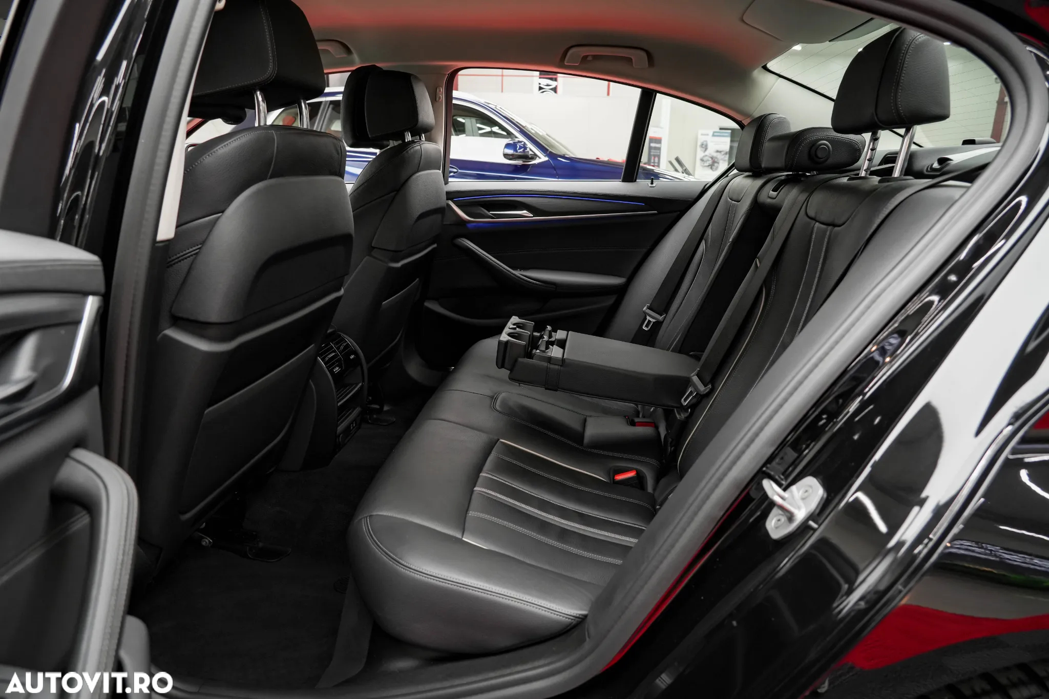 BMW Seria 5 520d Aut. Luxury Line - 7