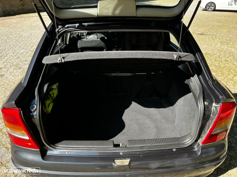 Opel Astra 1.7 DTL Club - 10