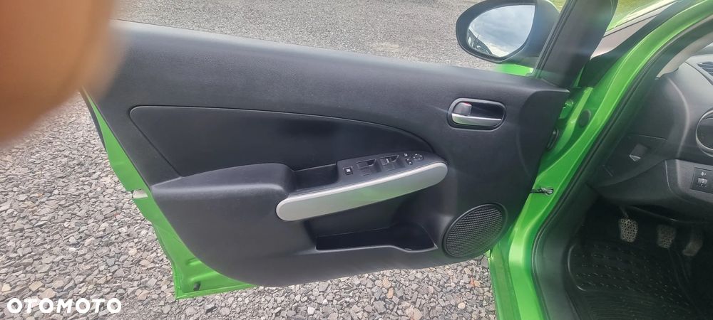 Mazda 2 - 15