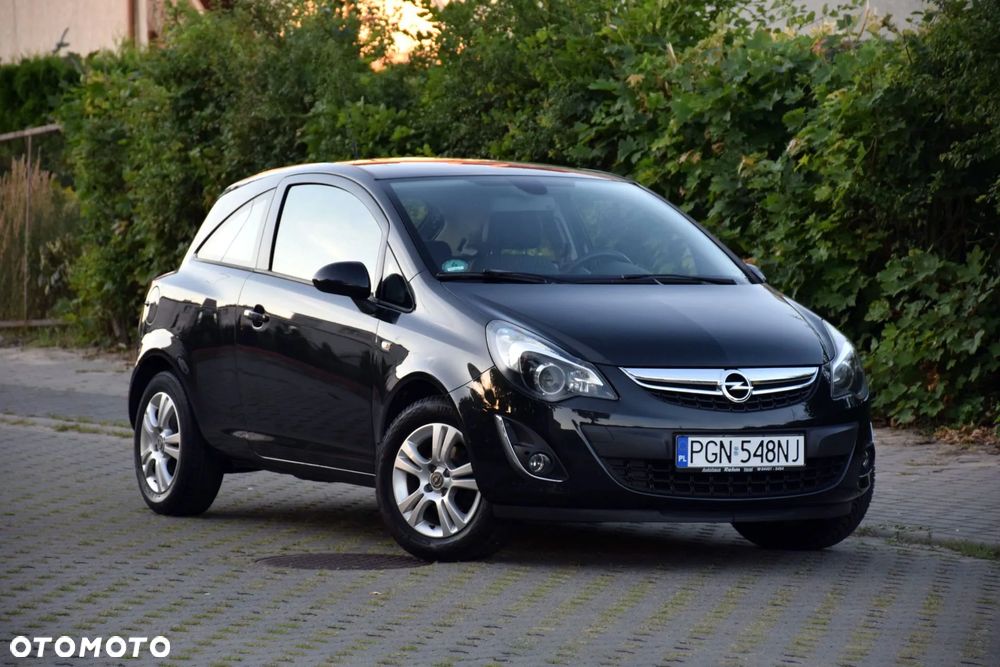 Opel Corsa 1.4 16V Cosmo - 2