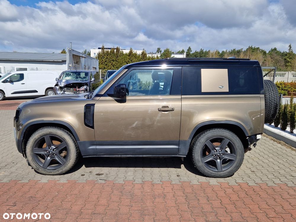 Land Rover Defender - 8