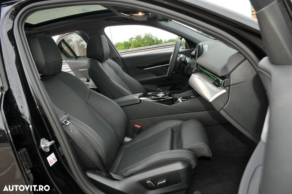 BMW Seria 5 520i AT MHEV - 12