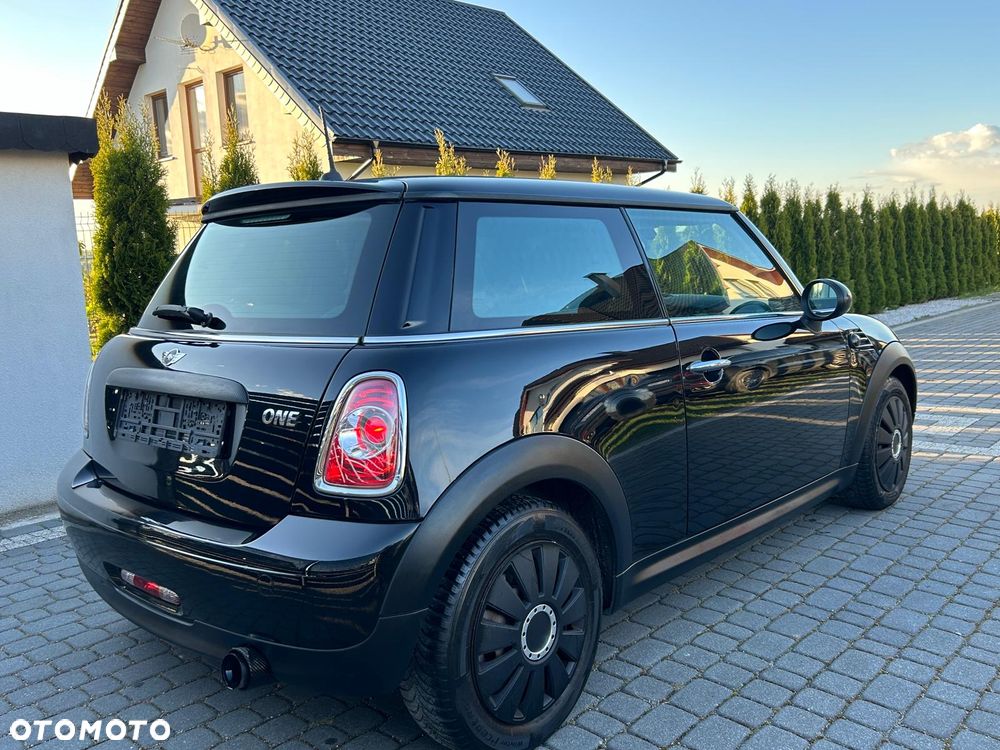MINI ONE - 18