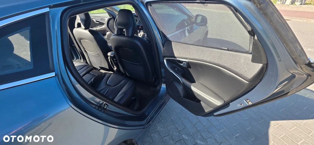 Volvo V40 D2 R-Design Summum - 14