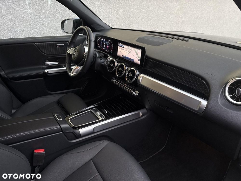 Mercedes-Benz GLB - 17