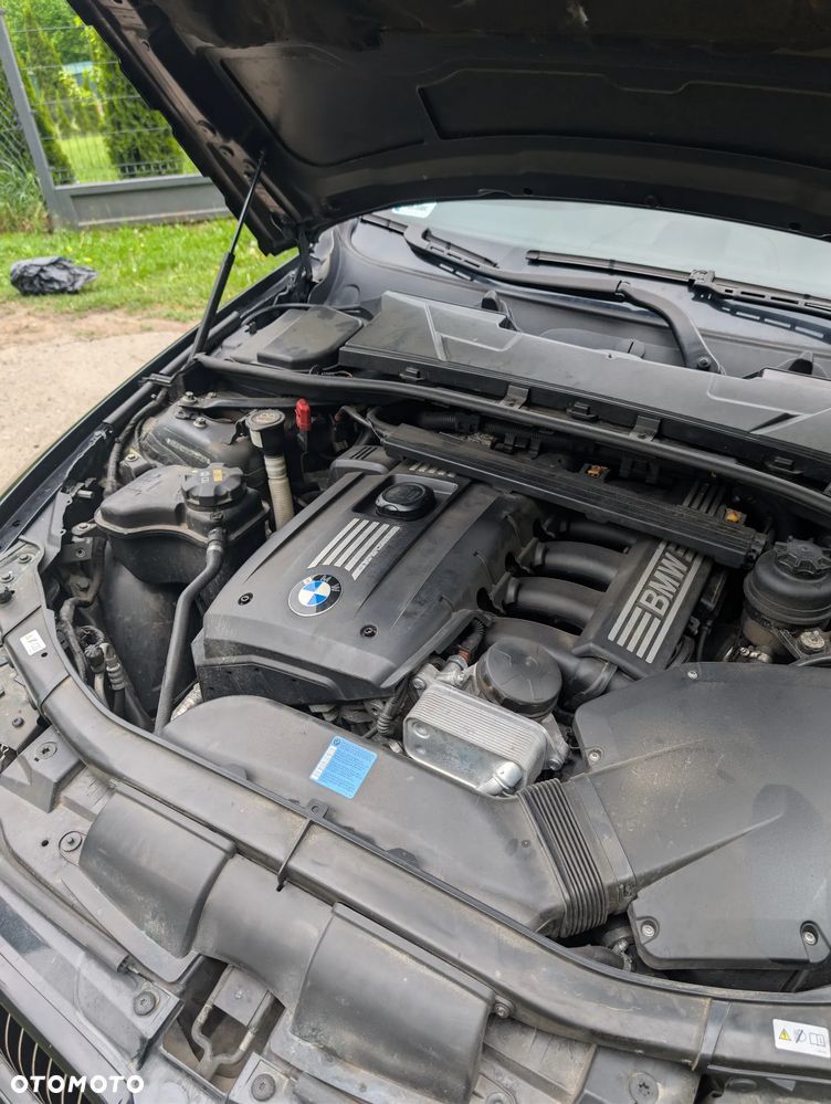BMW Seria 3 325i - 14