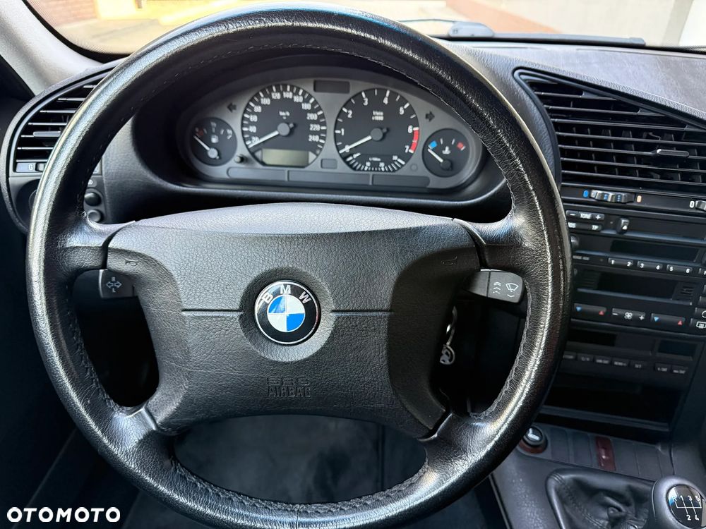 BMW Seria 3 316i - 14