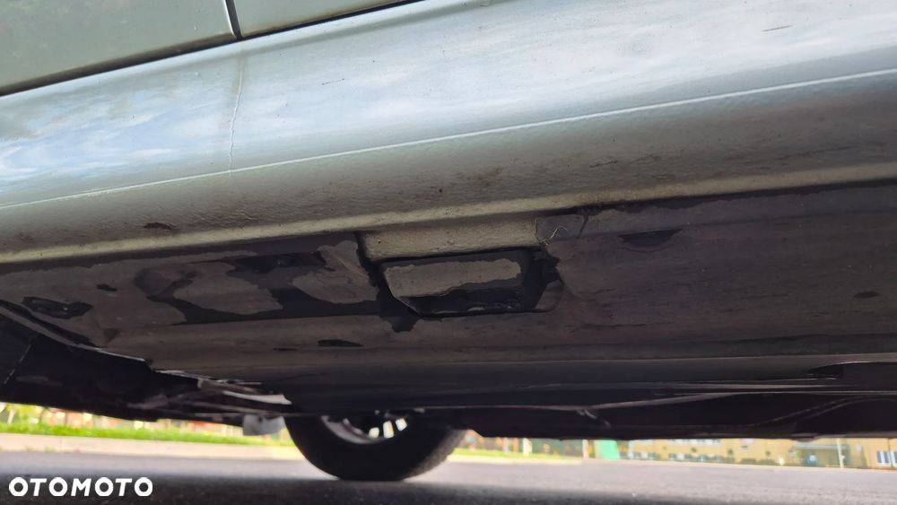 BMW Seria 5 520i Touring - 9