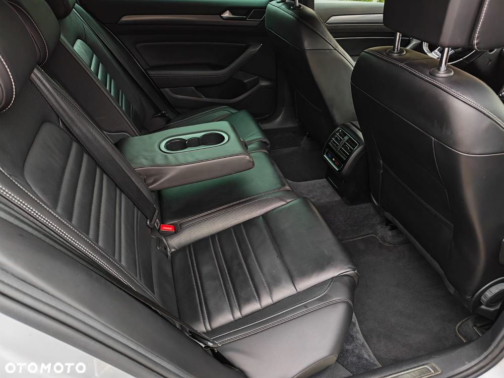 Volkswagen Passat - 21