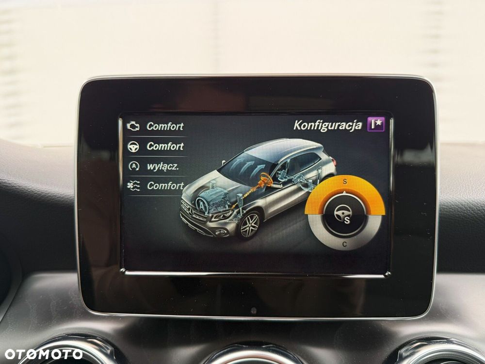 Mercedes-Benz GLA 200 7G-DCT Style - 24