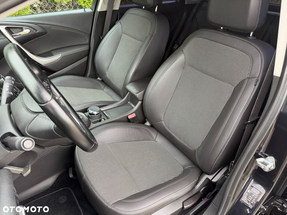 Opel Astra 1.4 Turbo Cosmo - 23