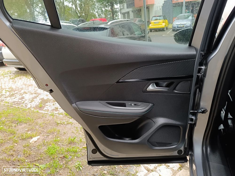 Peugeot 2008 PureTech 130 EAT8 Allure - 17