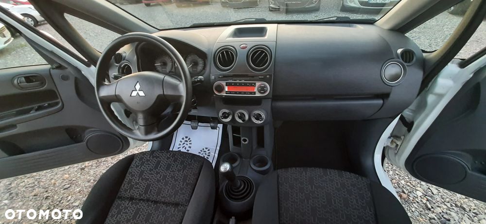 Mitsubishi Colt - 30