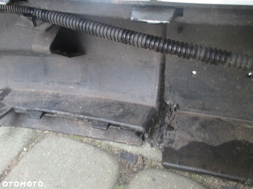 zderzak Peugeot 407 LYLC - 8