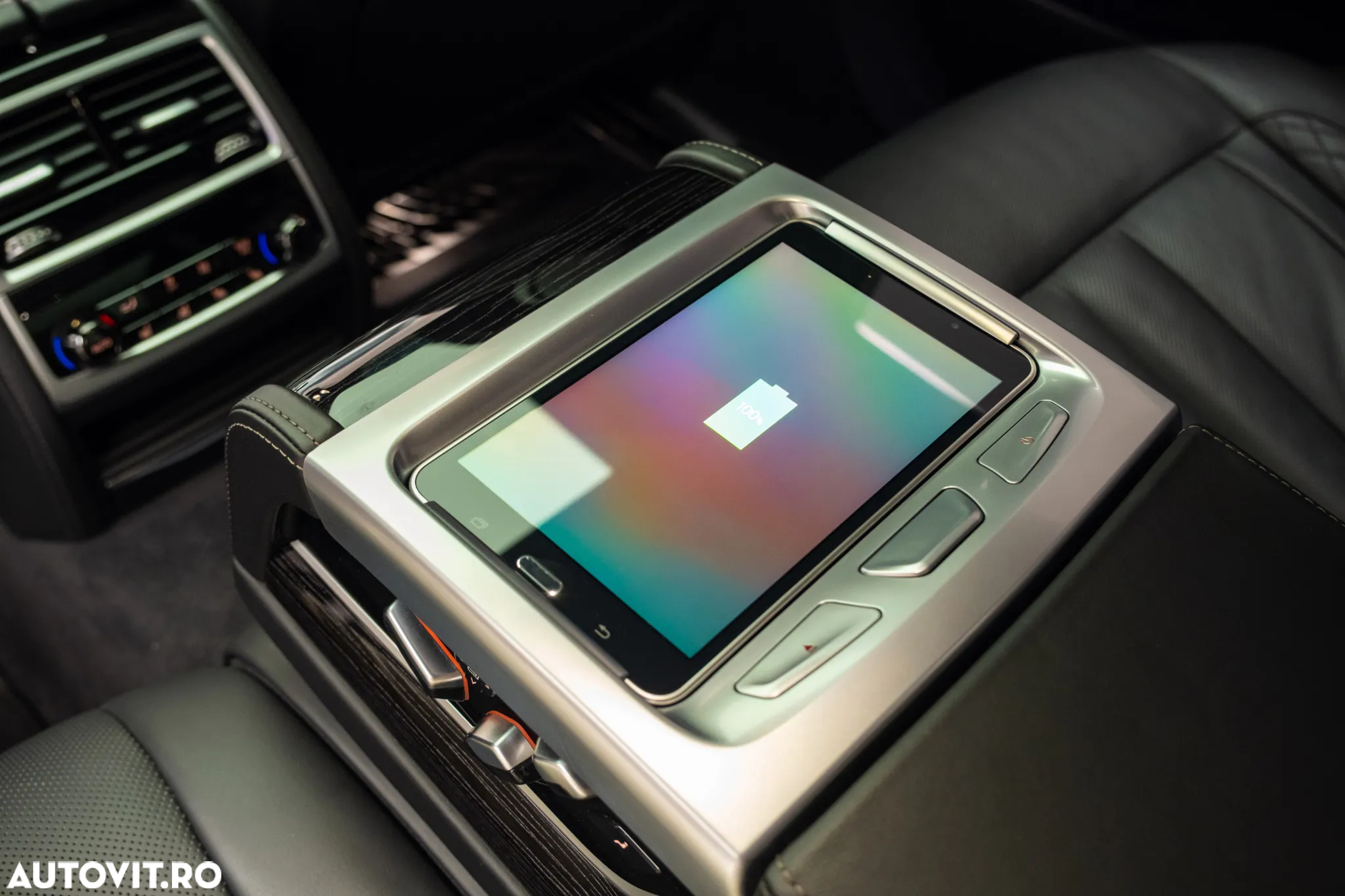 BMW Seria 7 745e - 33