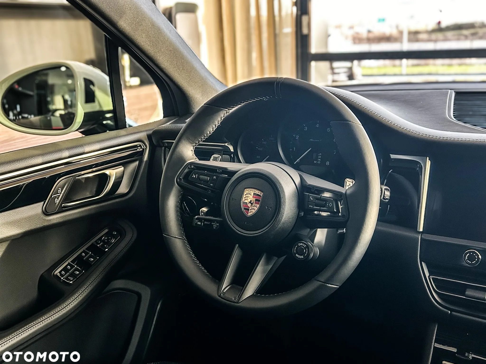 Porsche Macan T - 13