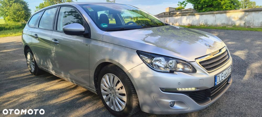 Peugeot 308 - 1