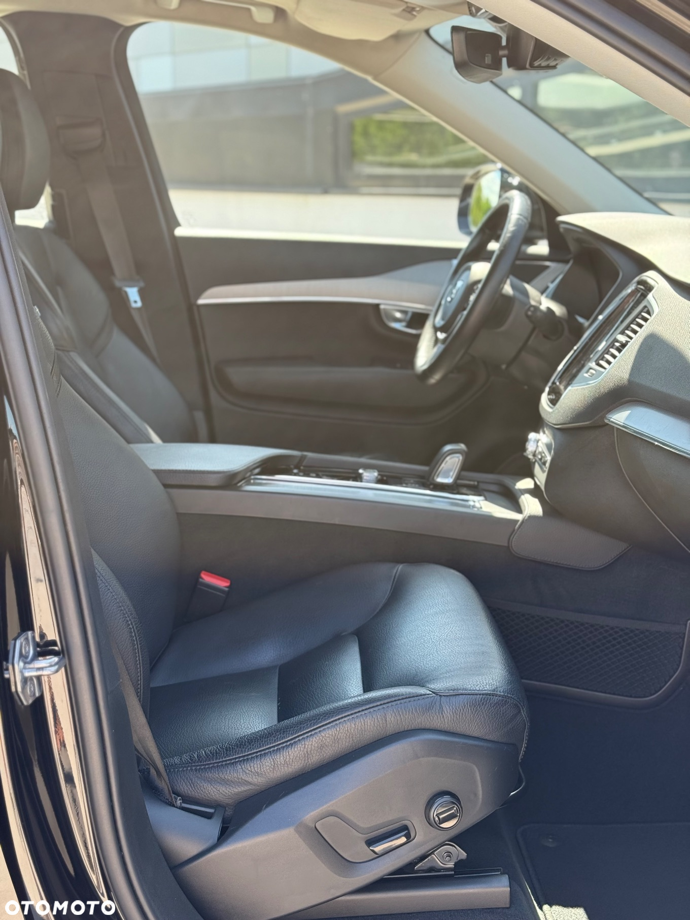 Volvo XC 90 B5 D AWD Geartronic Momentum Pro - 26