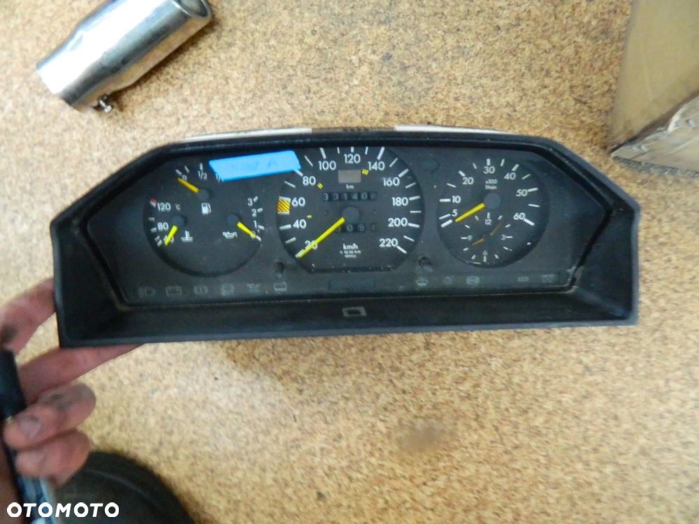Mercedes W124 Diesel Licznik Zegary - 1