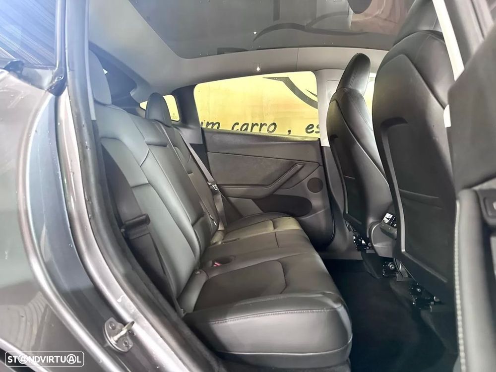 Tesla Model Y Long Range Dual Motor AWD - 16