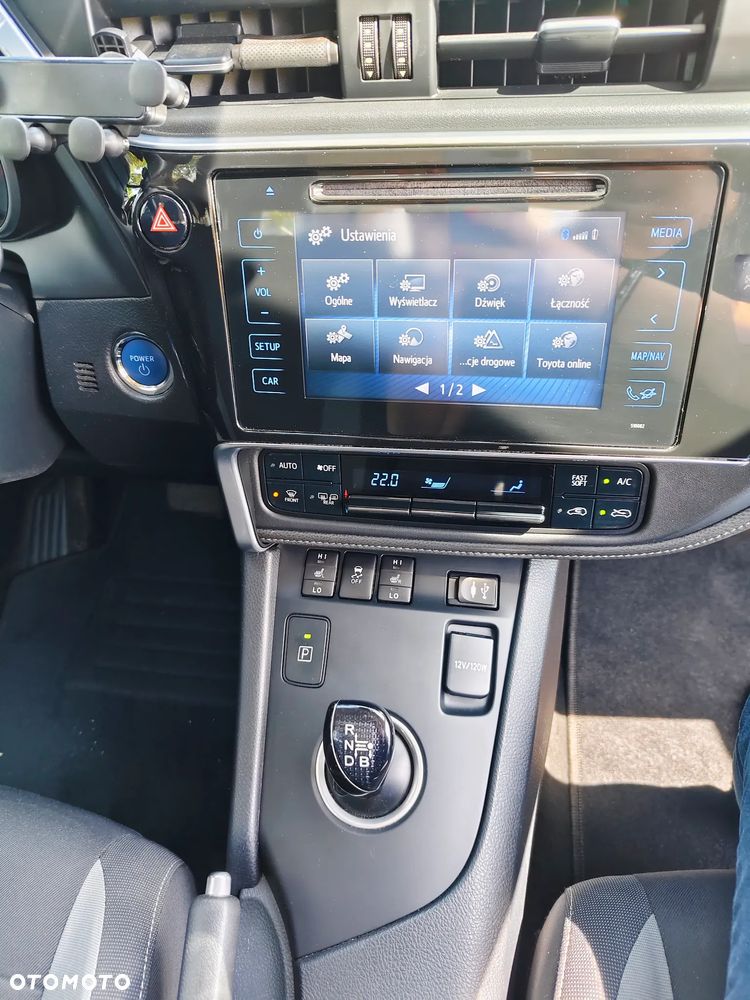 Toyota Auris Hybrid 135 Prestige - 23