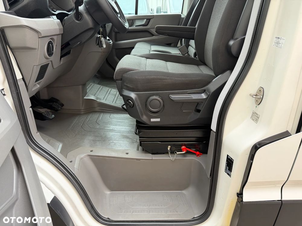 Volkswagen Crafter Doka Brygadówka 7 osób - 19