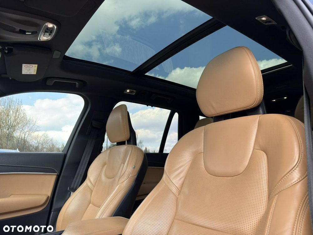 Volvo XC 90 - 30