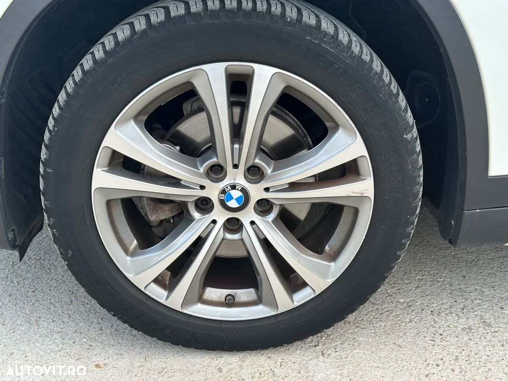 BMW X1 sDrive18d Aut. Sport Line - 18