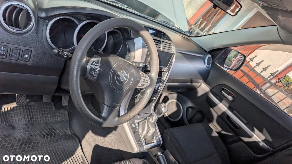 Suzuki Grand Vitara 2.0 - 7