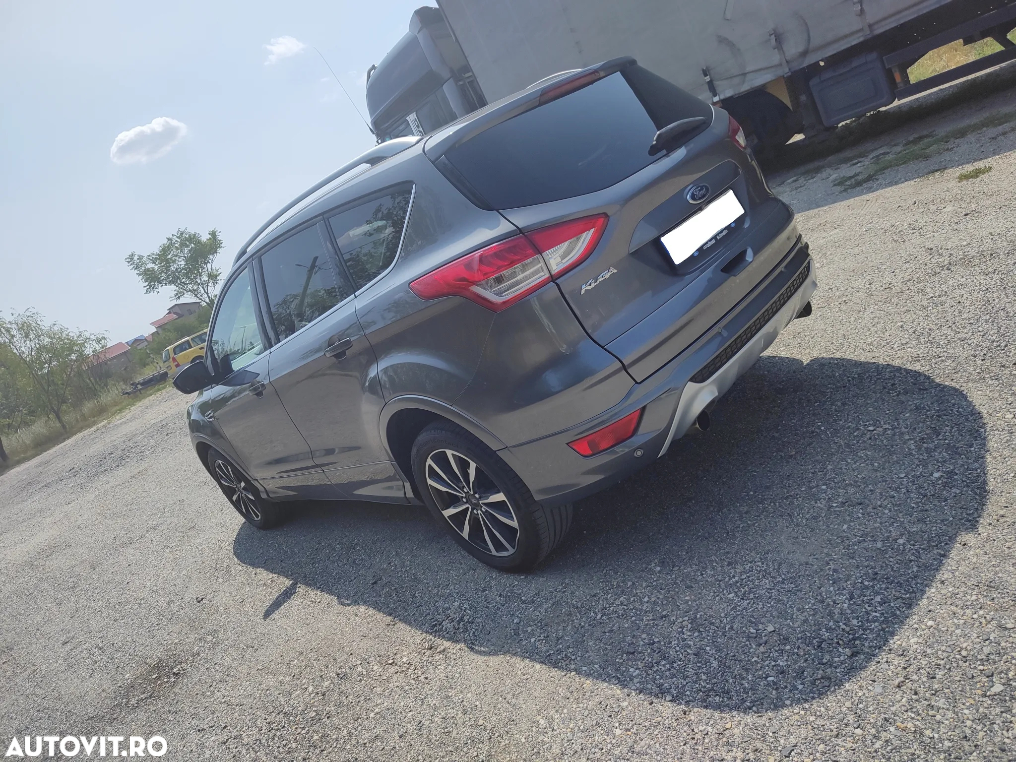 Ford Kuga 2.0 TDCi 4x4 Aut. Titanium - 4