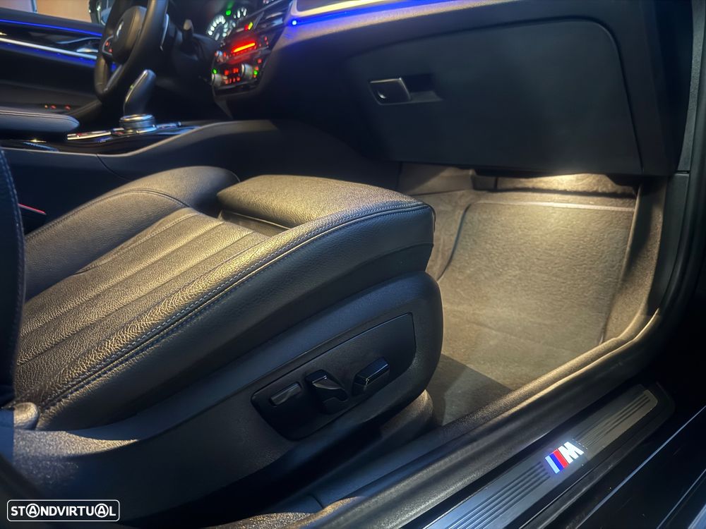 BMW 520 d Pack Desportivo M Auto - 37