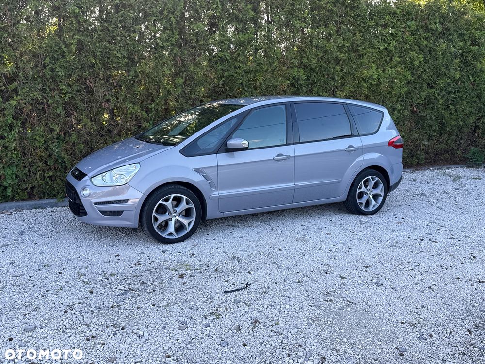 Ford S-Max - 17