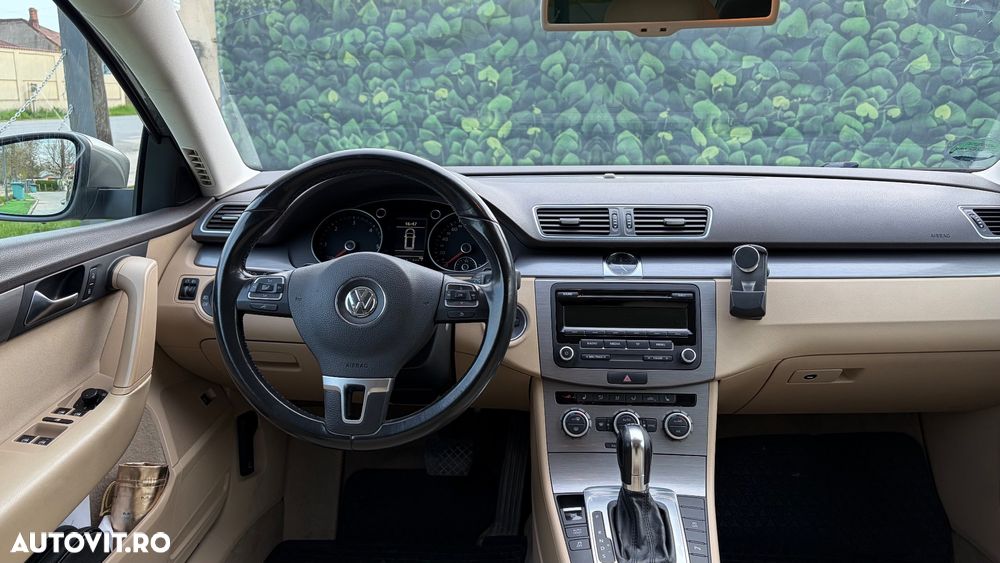 Volkswagen Passat 2.0 TDI Blue TDI DSG Comfortline - 8