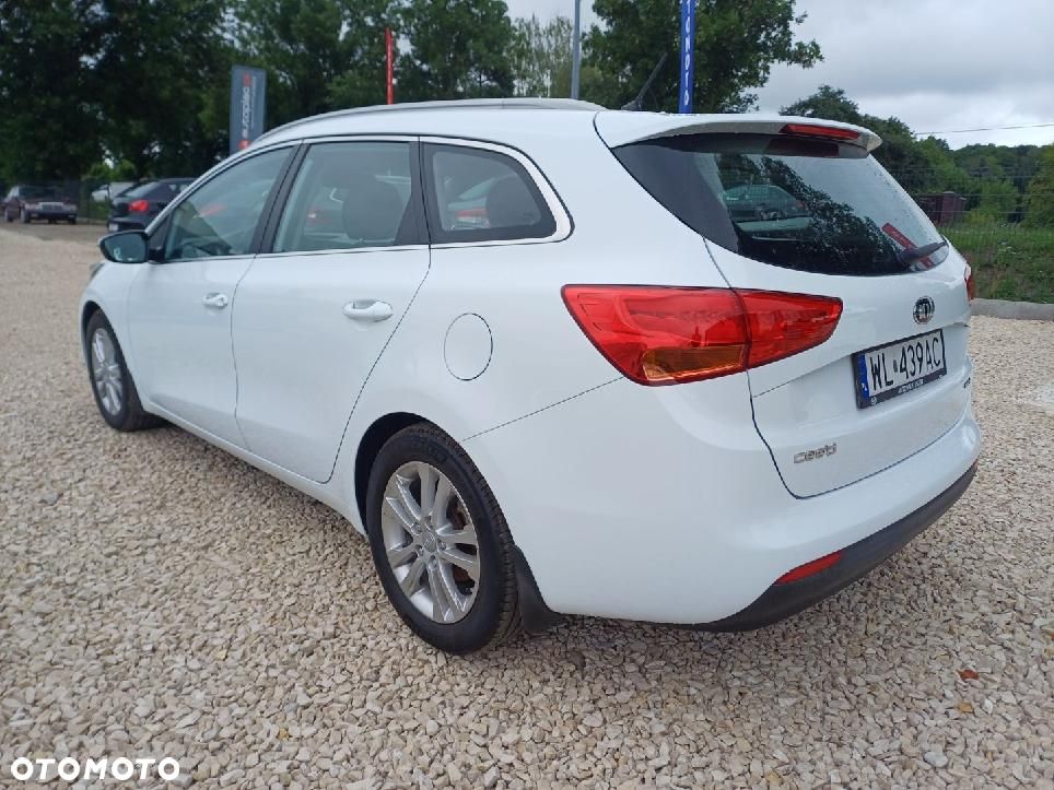 Kia Ceed 1.6 CRDi 128 Dream-Team Edition - 2