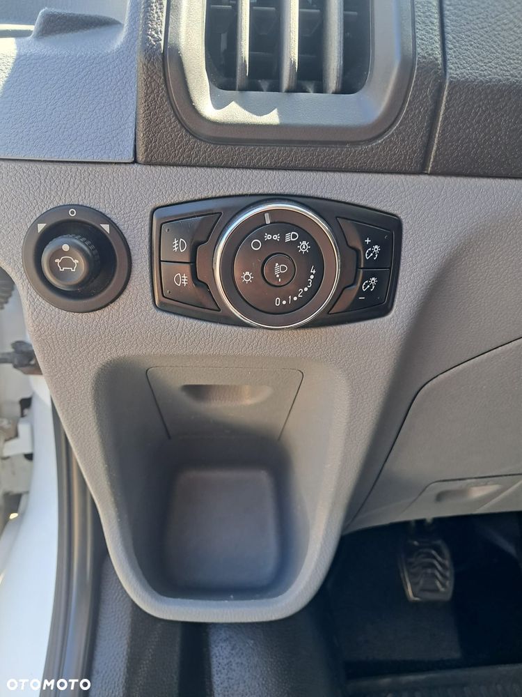 Ford Transit - 12