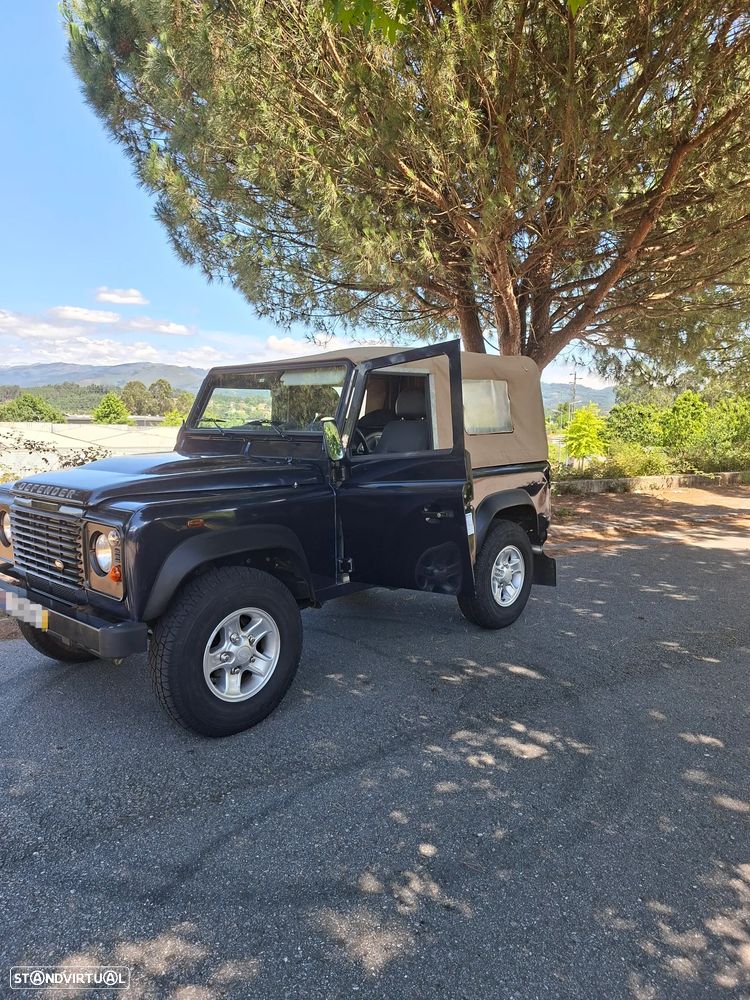 Land Rover Defender 90 2.2 CRD E - 17